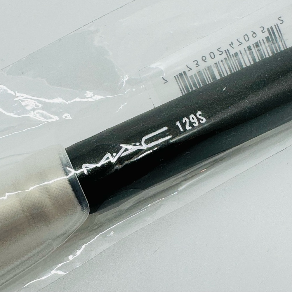 Mac 129S Powder/Blush Makeup Brush Synthetic Bristles Brand New Authentic - Picture 8 of 10